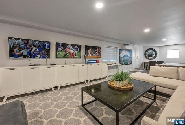16 Ware Road, Upper Saddle River, NJ 07458