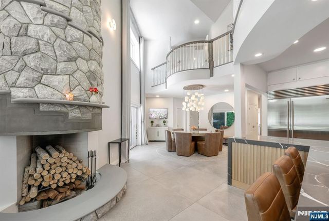 16 Ware Road, Upper Saddle River, NJ 07458