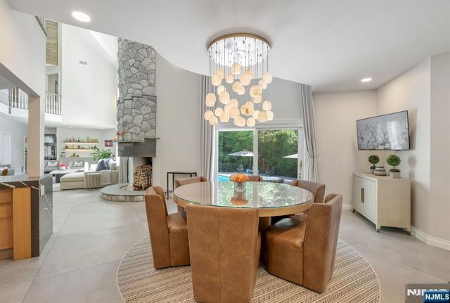 16 Ware Road, Upper Saddle River, NJ 07458