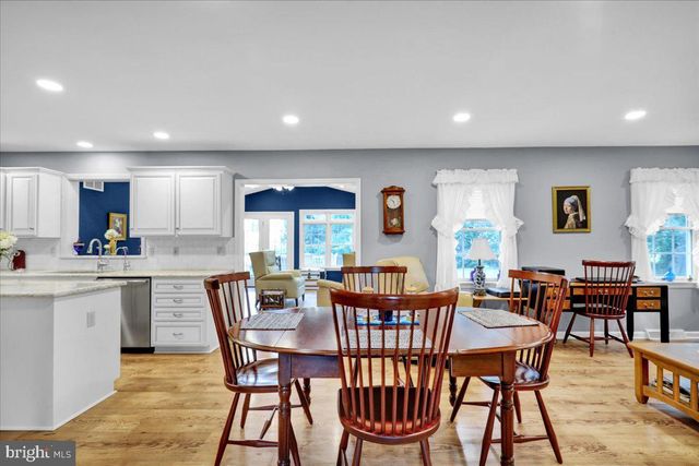 1424 HAY FIELD DR, East Earl, PA 17519