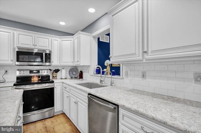 1424 HAY FIELD DR, East Earl, PA 17519
