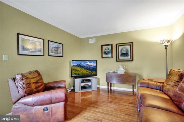 1424 HAY FIELD DR, East Earl, PA 17519