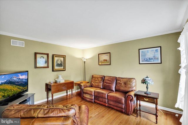 1424 HAY FIELD DR, East Earl, PA 17519