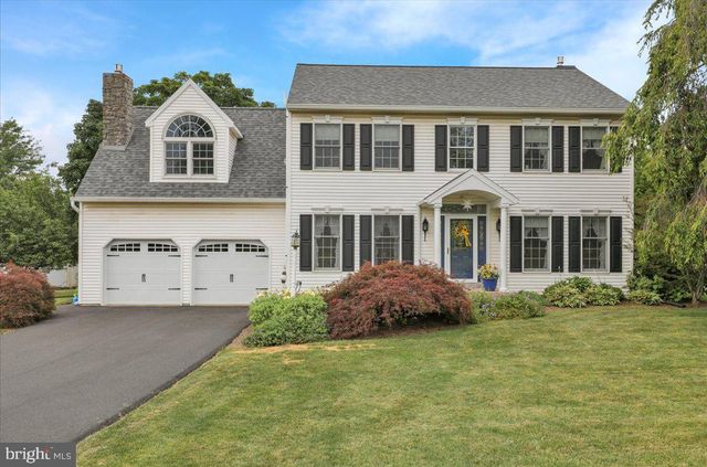 1424 HAY FIELD DR, East Earl, PA 17519