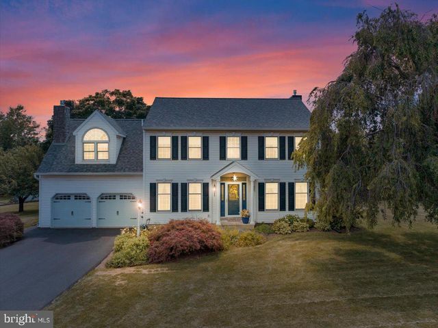 1424 HAY FIELD DR, East Earl, PA 17519