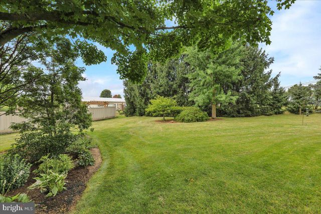 1424 HAY FIELD DR, East Earl, PA 17519