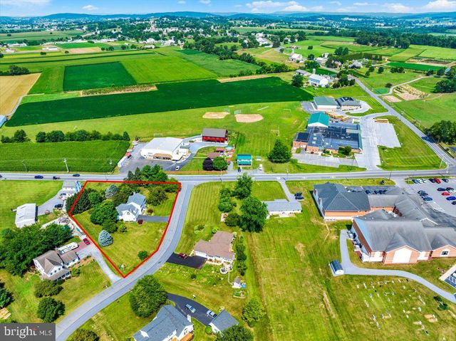 1424 HAY FIELD DR, East Earl, PA 17519