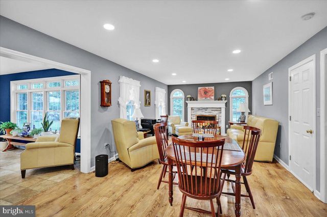 1424 HAY FIELD DR, East Earl, PA 17519