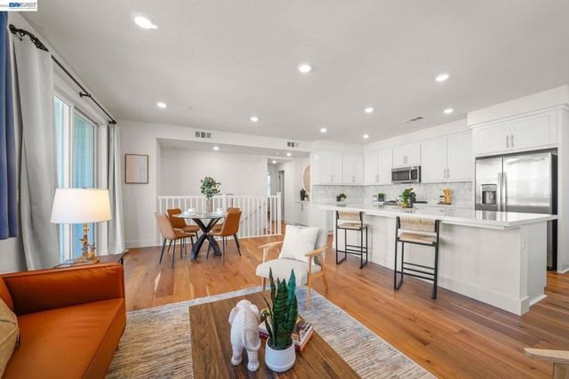 9732 Seawind Way, Newark, CA 94560