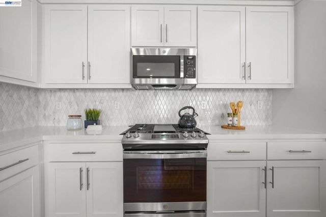 9732 Seawind Way, Newark, CA 94560