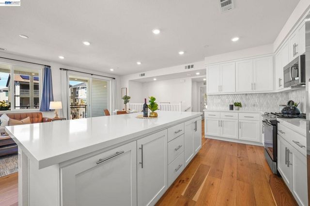 9732 Seawind Way, Newark, CA 94560