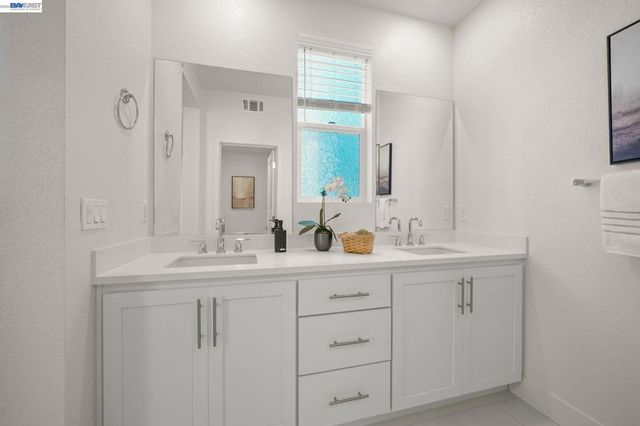 9732 Seawind Way, Newark, CA 94560