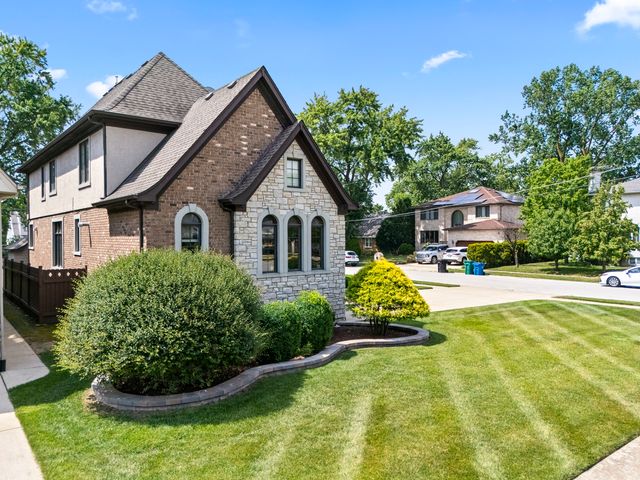 6453 W 81st Street, Burbank, IL 60459