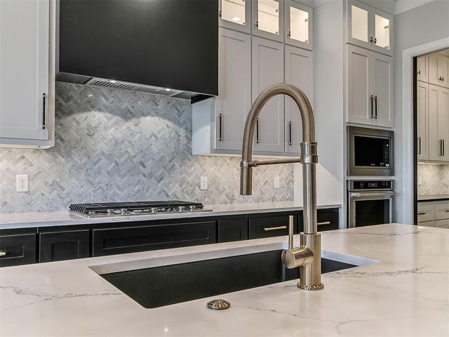 16409 Burgundy West Drive, Edmond, OK 73013