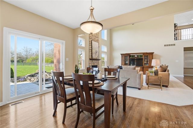 47 Dinsley Place, Springboro, OH 45066