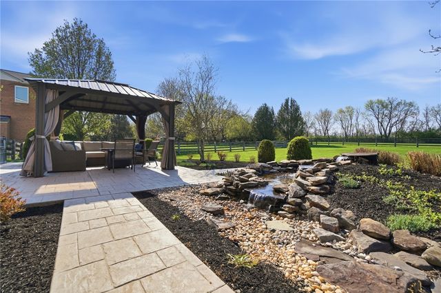 47 Dinsley Place, Springboro, OH 45066