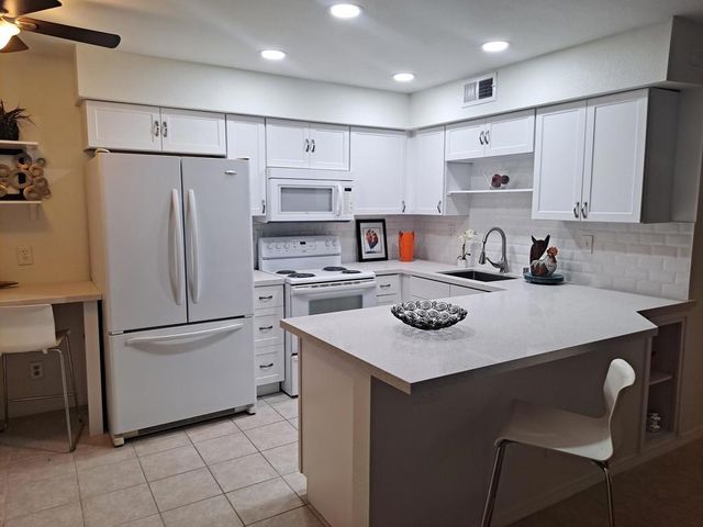 1640 Sunflower Court S, Palm Springs, CA 92262