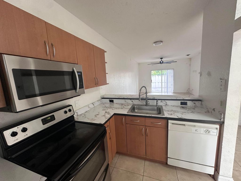 3590 NW 91ST Lane 3590, Sunrise, FL 33351