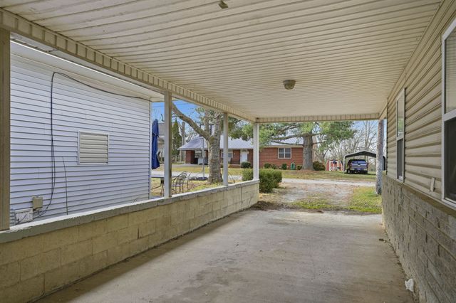 714 N Cedar St, Winchester, TN 37398