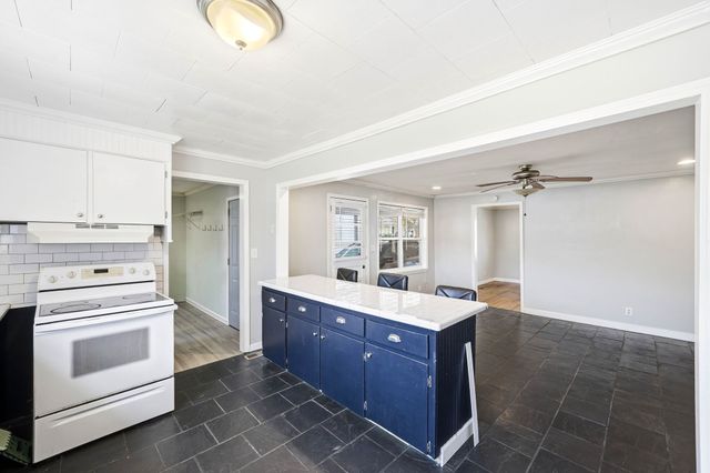 714 N Cedar St, Winchester, TN 37398