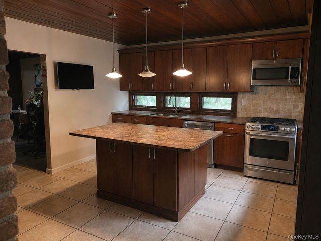 173 Old Nyack Turnpike, Spring Valley, NY 10977