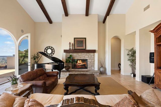 7020 El Fuerte St, Carlsbad, CA 92009