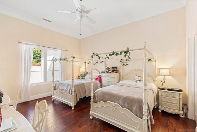 7020 El Fuerte St, Carlsbad, CA 92009