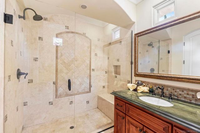 7020 El Fuerte St, Carlsbad, CA 92009