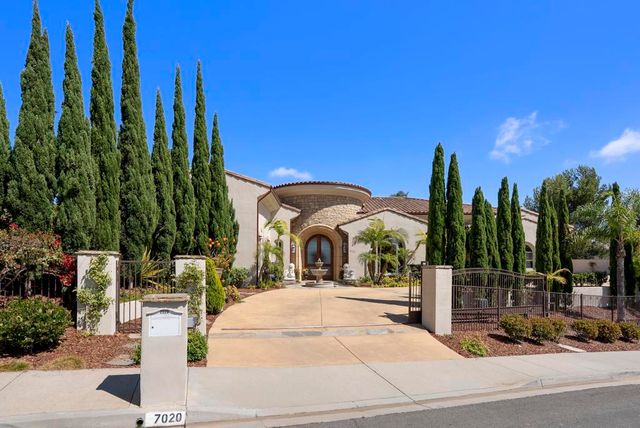 7020 El Fuerte St, Carlsbad, CA 92009