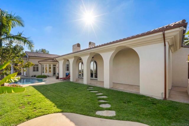 7020 El Fuerte St, Carlsbad, CA 92009
