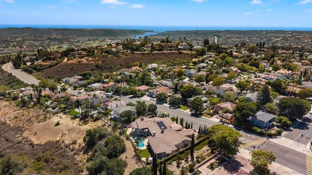 7020 El Fuerte St, Carlsbad, CA 92009