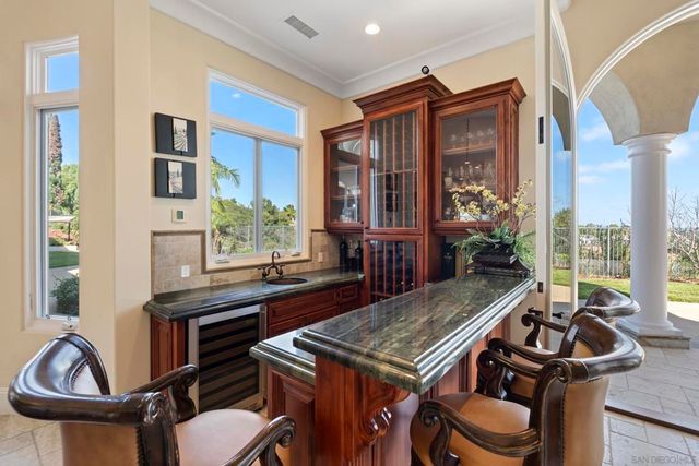 7020 El Fuerte St, Carlsbad, CA 92009