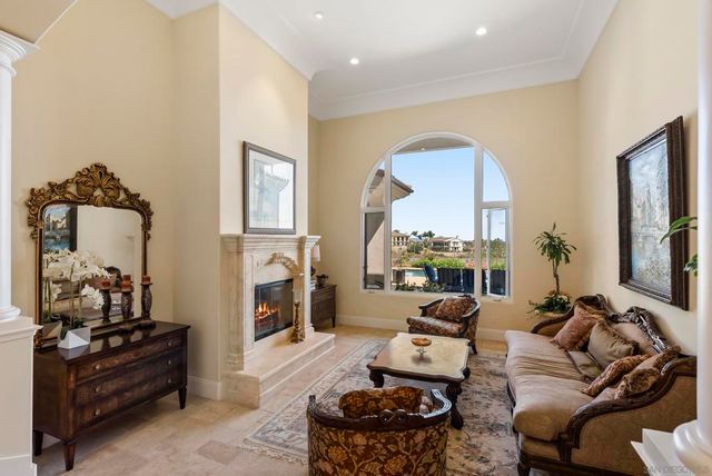 7020 El Fuerte St, Carlsbad, CA 92009