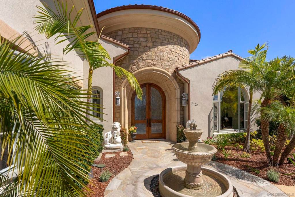 7020 El Fuerte St, Carlsbad, CA 92009 — photo 2