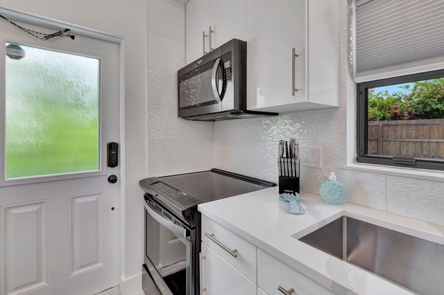 201 SE 7th Street, Delray Beach, FL 33483