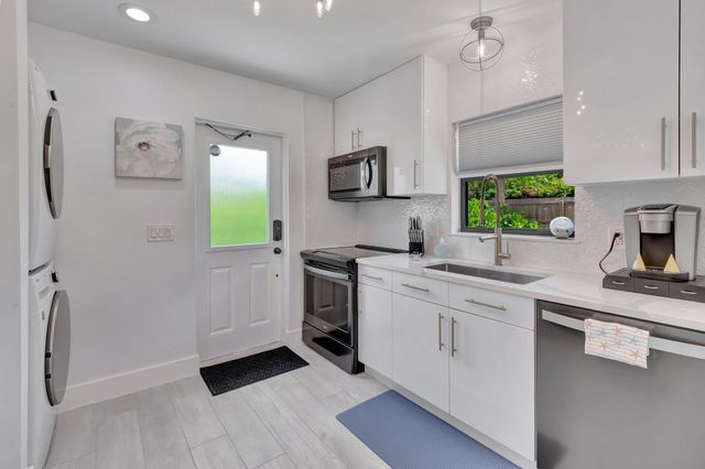 201 SE 7th Street, Delray Beach, FL 33483