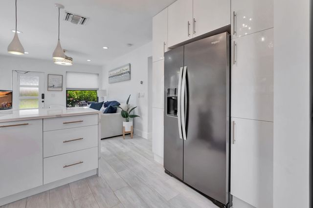 201 SE 7th Street, Delray Beach, FL 33483