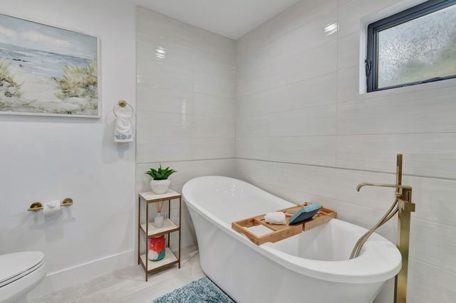 201 SE 7th Street, Delray Beach, FL 33483