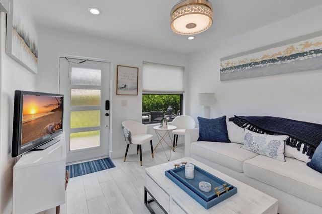 201 SE 7th Street, Delray Beach, FL 33483