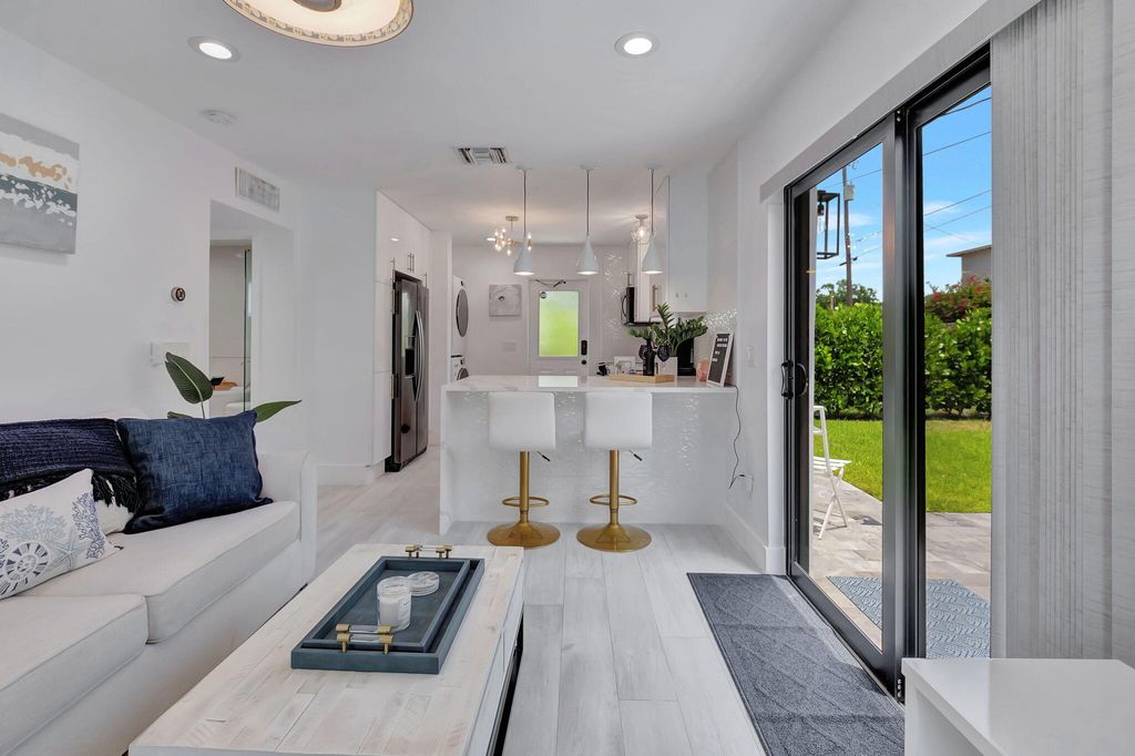 201 SE 7th Street, Delray Beach, FL 33483