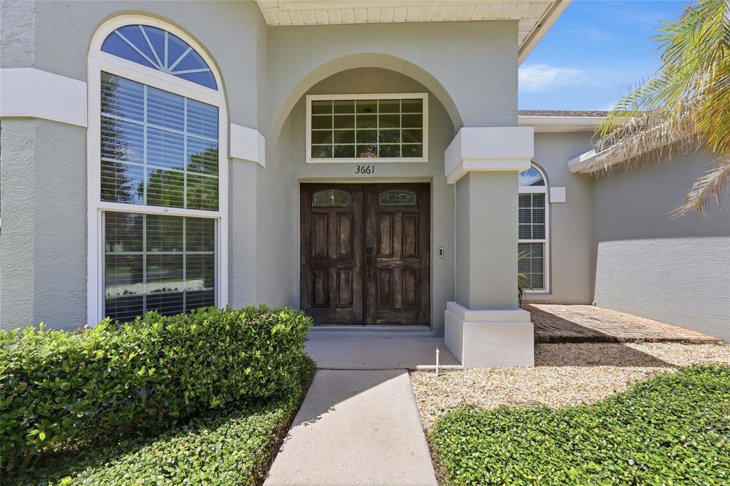 Image 2 of property listing at 3661 CRESCENT PARK BOULEVARD, Orlando, FL 32812