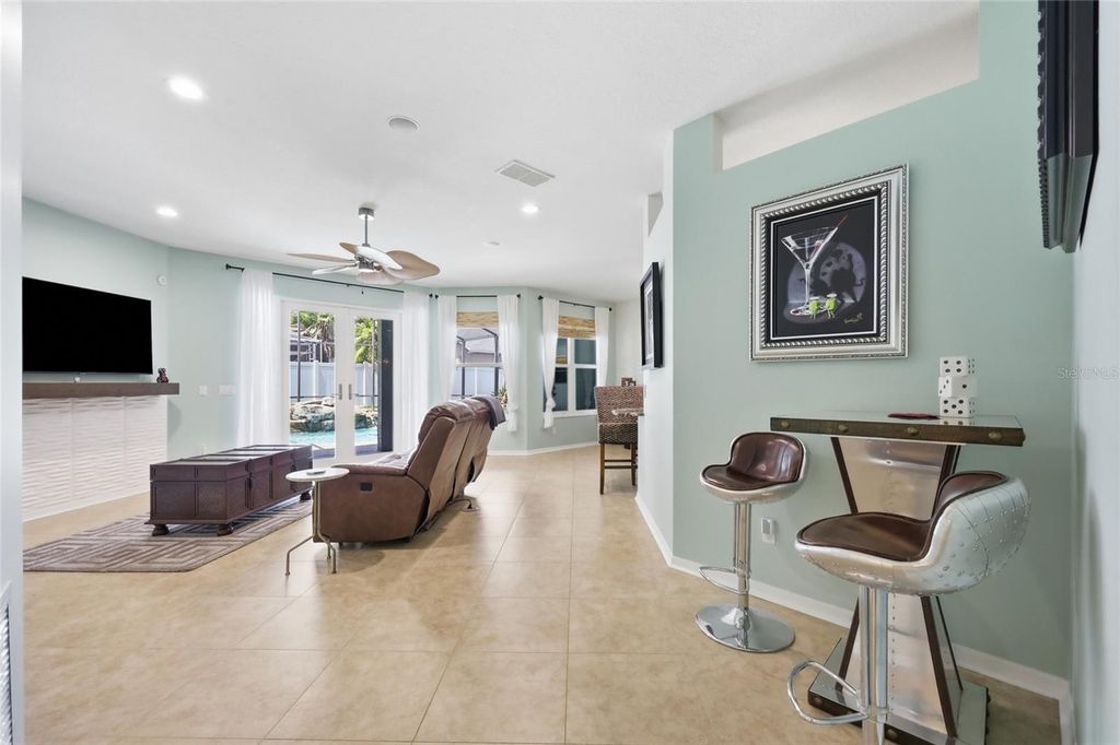 Image 13 of property listing at 3661 CRESCENT PARK BOULEVARD, Orlando, FL 32812