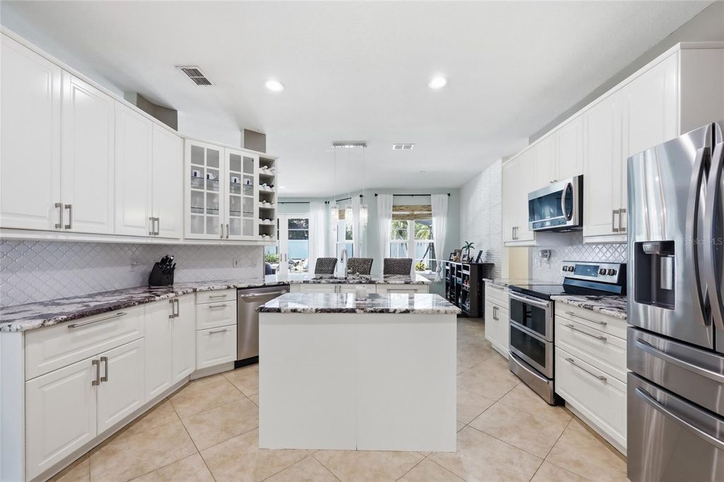 Image 14 of property listing at 3661 CRESCENT PARK BOULEVARD, Orlando, FL 32812