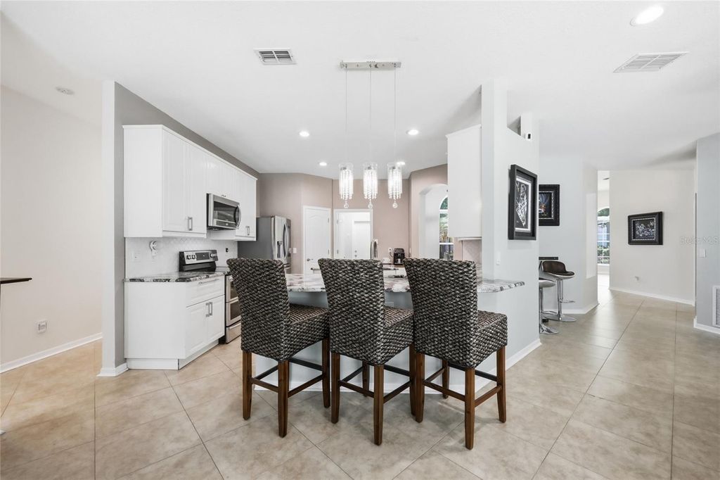 Image 18 of property listing at 3661 CRESCENT PARK BOULEVARD, Orlando, FL 32812