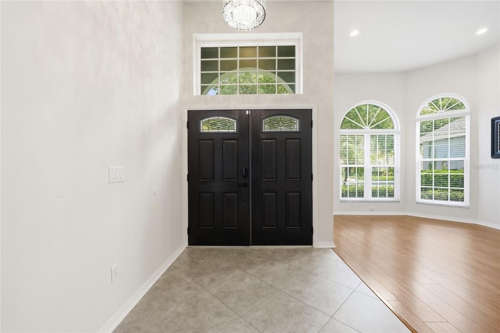 Image 3 of property listing at 3661 CRESCENT PARK BOULEVARD, Orlando, FL 32812
