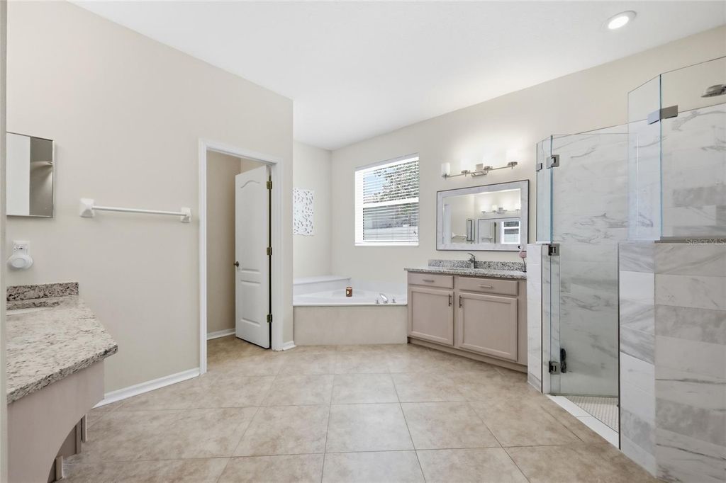 Image 27 of property listing at 3661 CRESCENT PARK BOULEVARD, Orlando, FL 32812