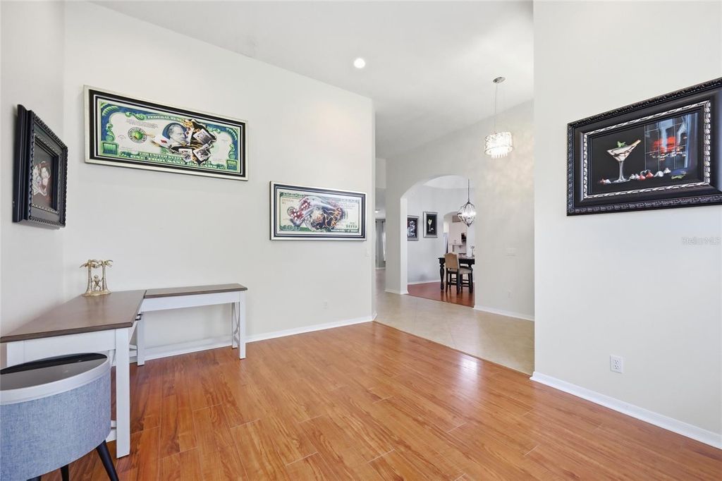 Image 6 of property listing at 3661 CRESCENT PARK BOULEVARD, Orlando, FL 32812