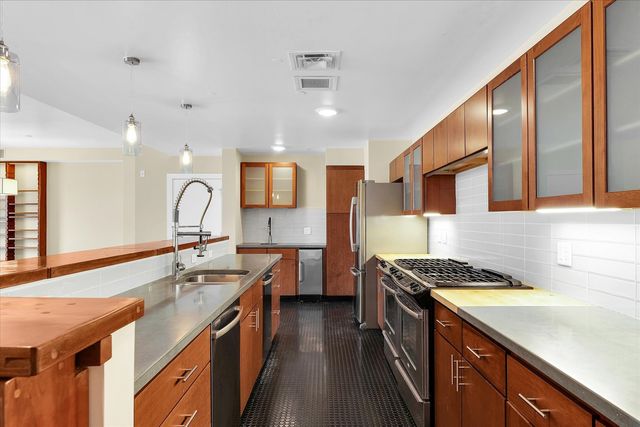 301 N Neil Street 808-809, Champaign, IL 61820