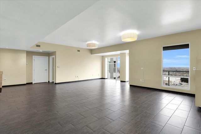 301 N Neil Street 808-809, Champaign, IL 61820