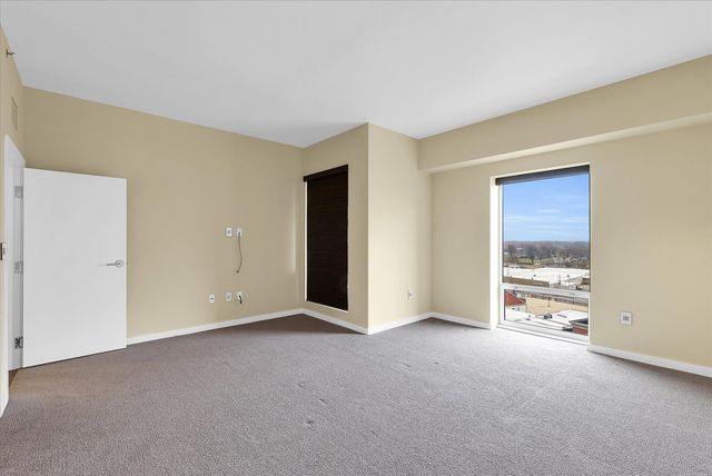 301 N Neil Street 808-809, Champaign, IL 61820